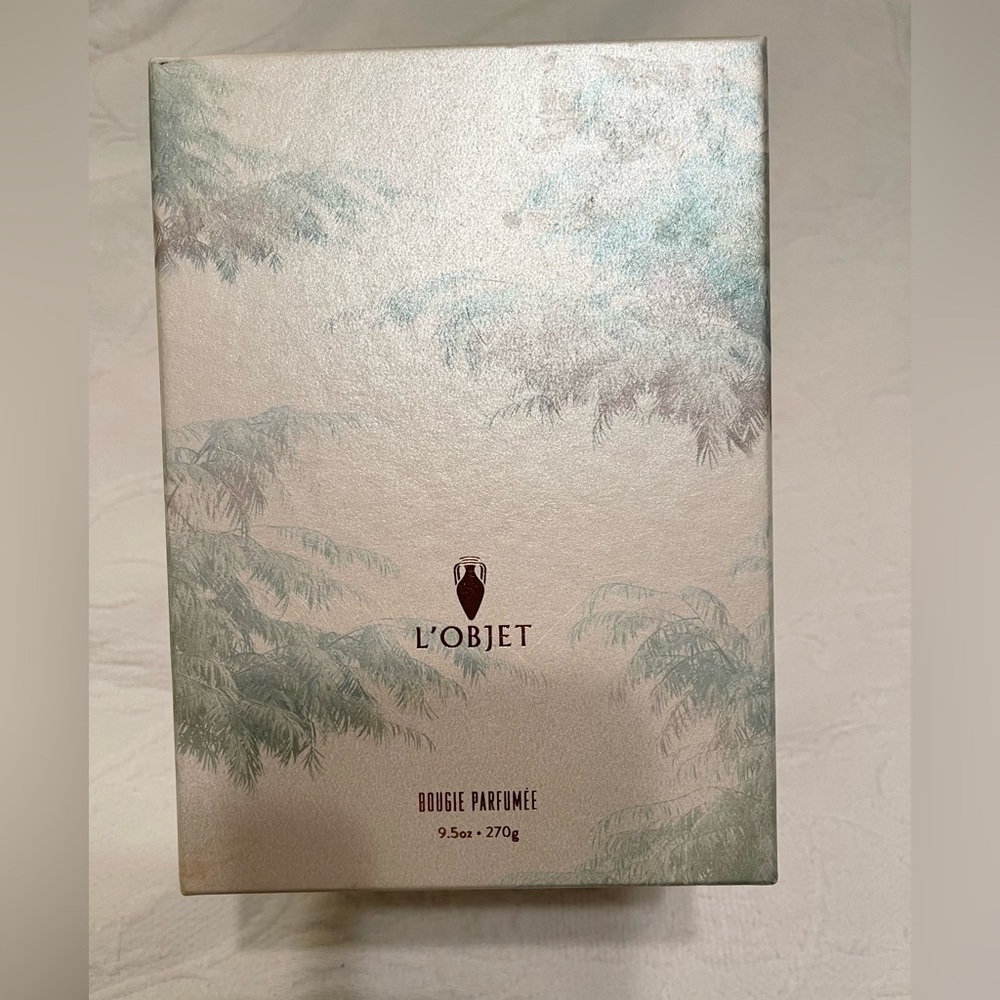 L'Objet Bois Vert Scented Candle.